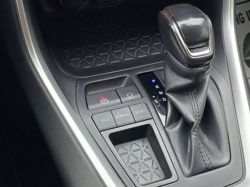 Used 2019 Toyota RAV4 XLE Premium image 25