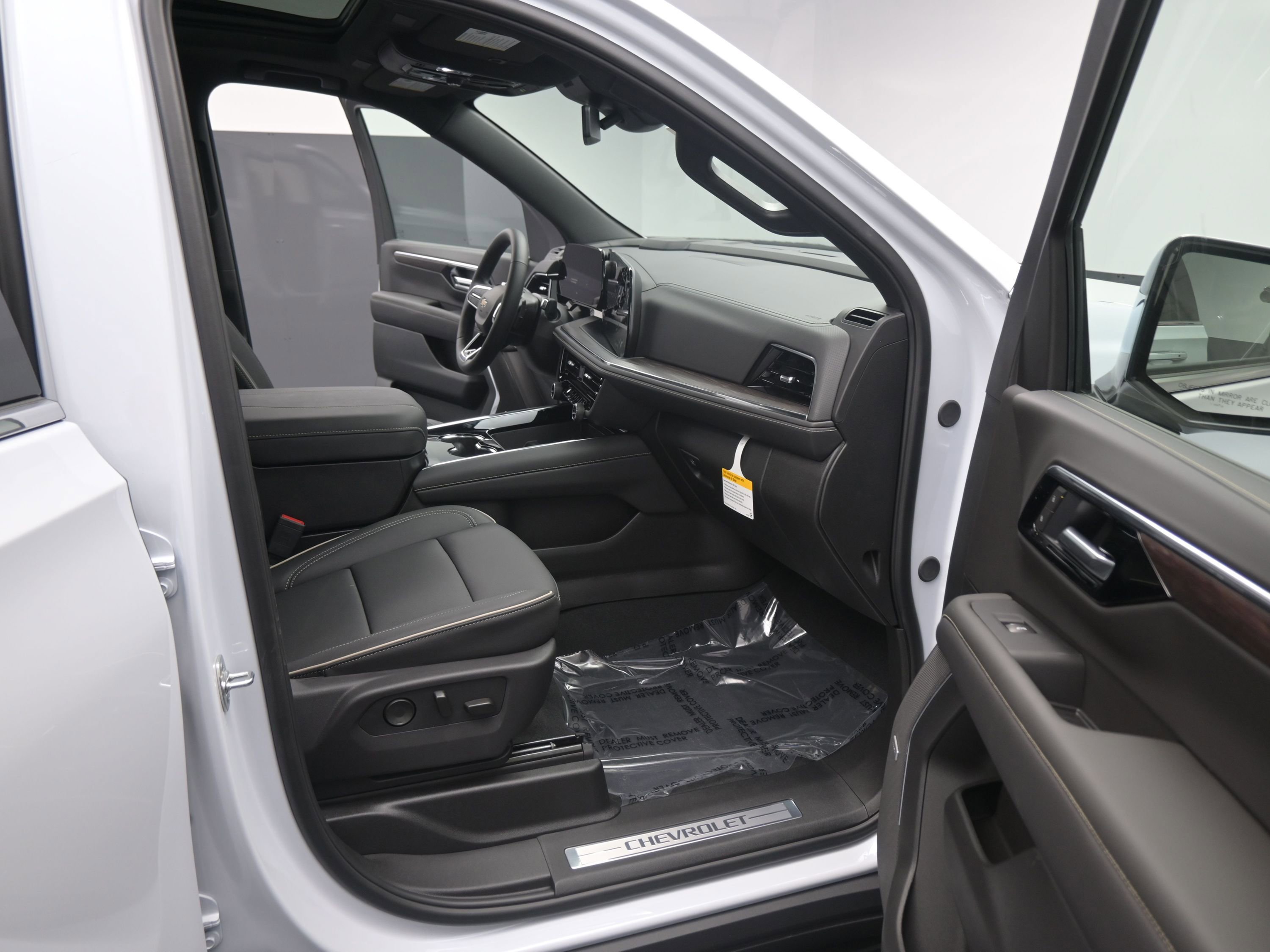 Used 2024 Chevrolet Silverado 1500 Custom Trail Boss w/ LPO, Dark Essentials Package image 24