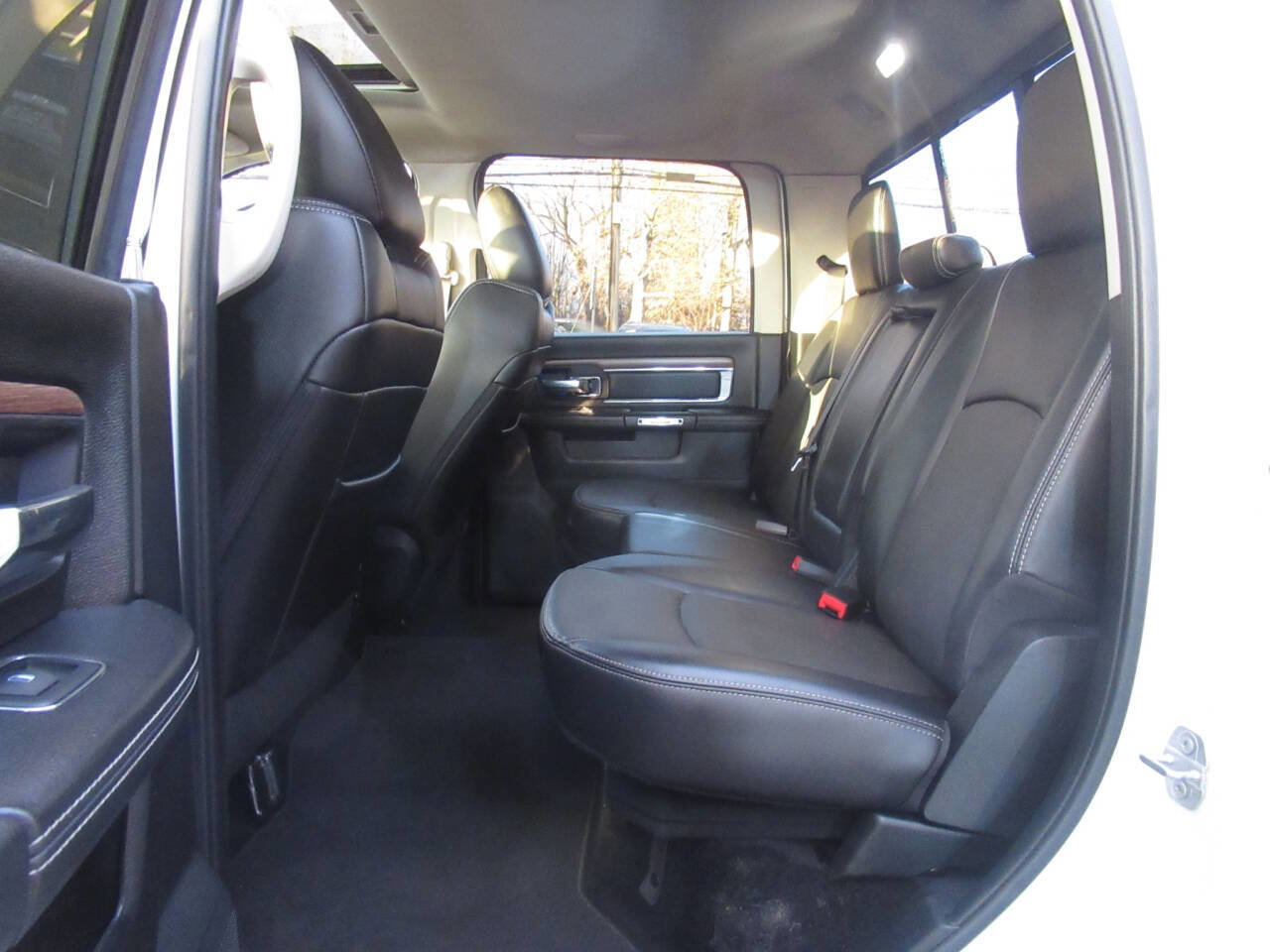 Used 2016 RAM 3500 Laramie image 19