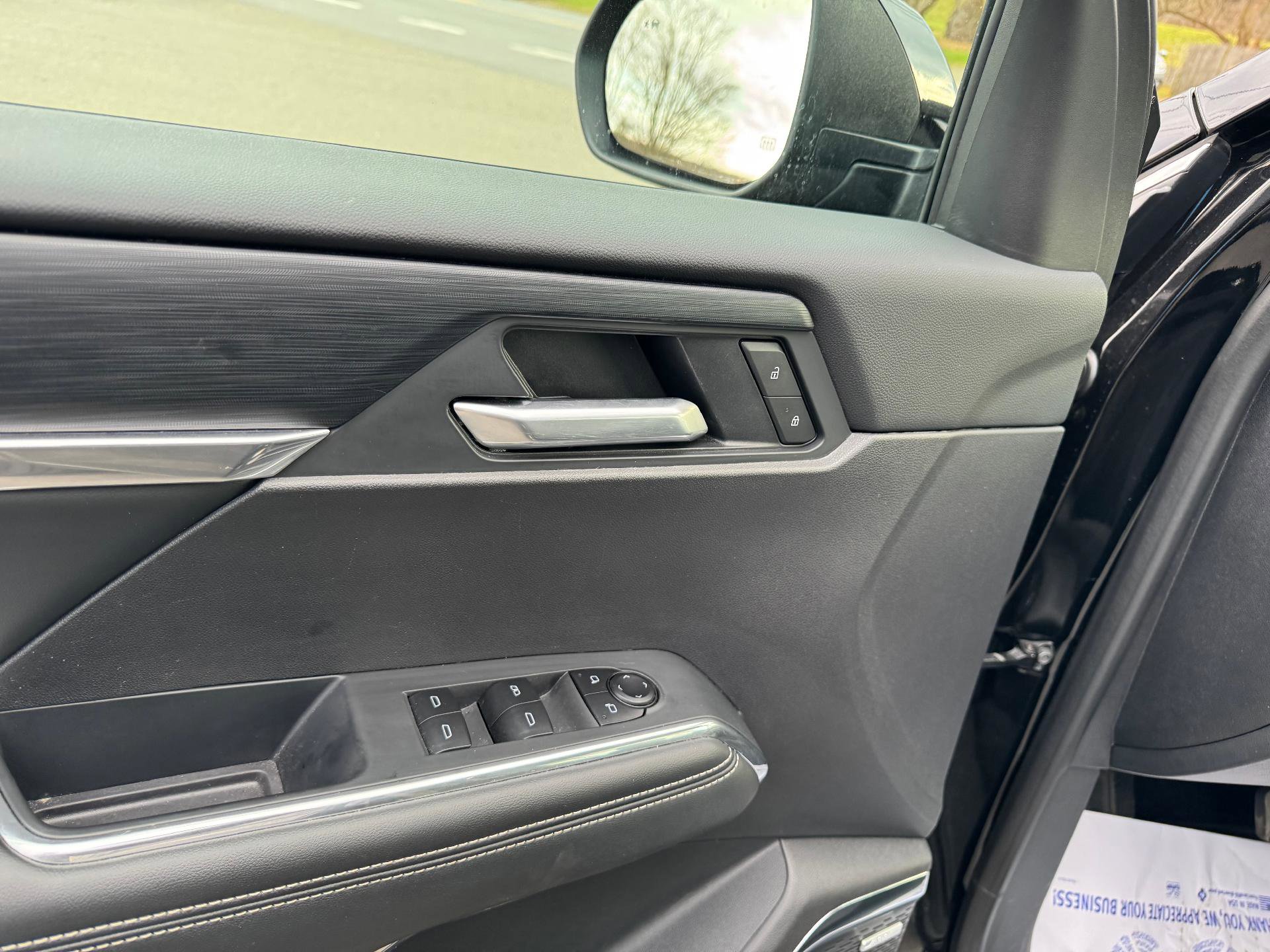 Used 2025 GMC Acadia Elevation image 18