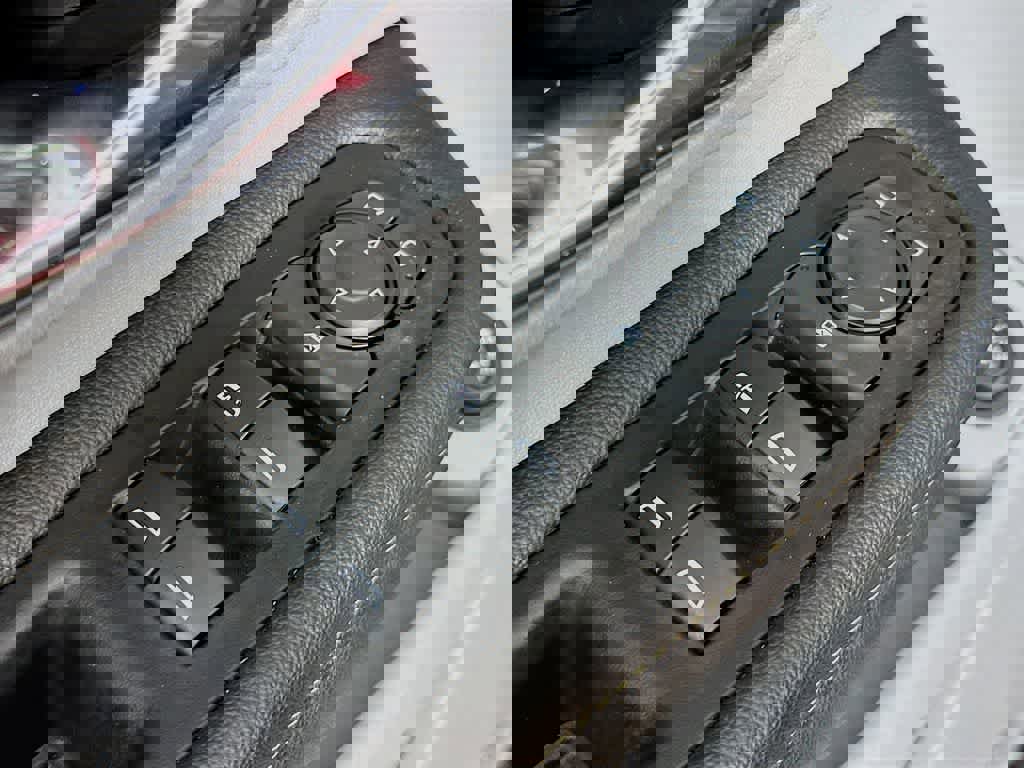 Used 2020 GMC Terrain SLT w/ Preferred Package image 28