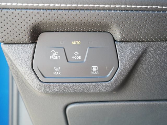 Certified 2026 Volkswagen Atlas Cross Sport SEL R-Line AWD/4WD image 24