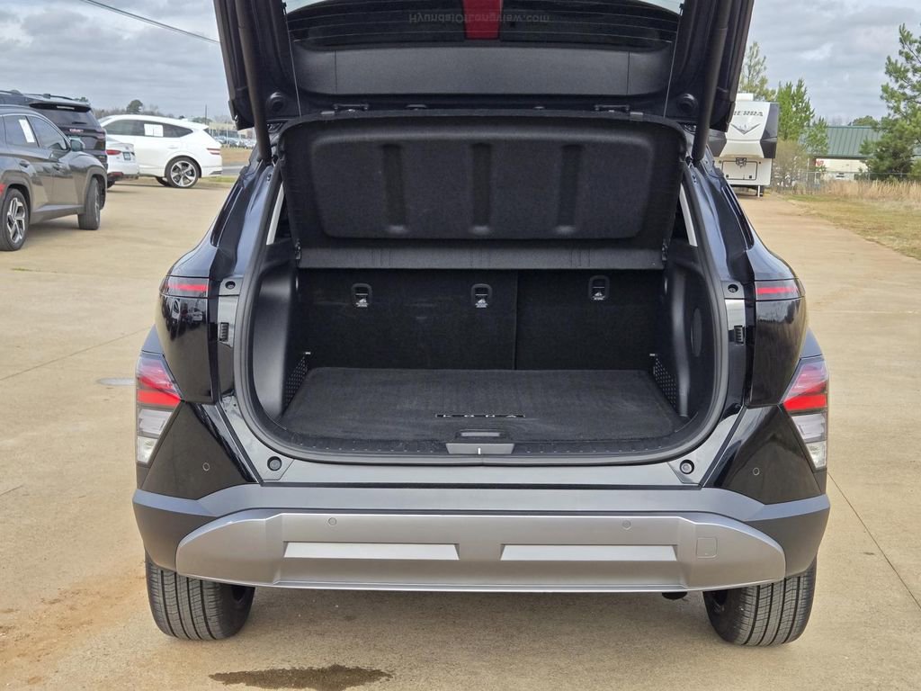 Used 2025 Hyundai Kona Limited image 9