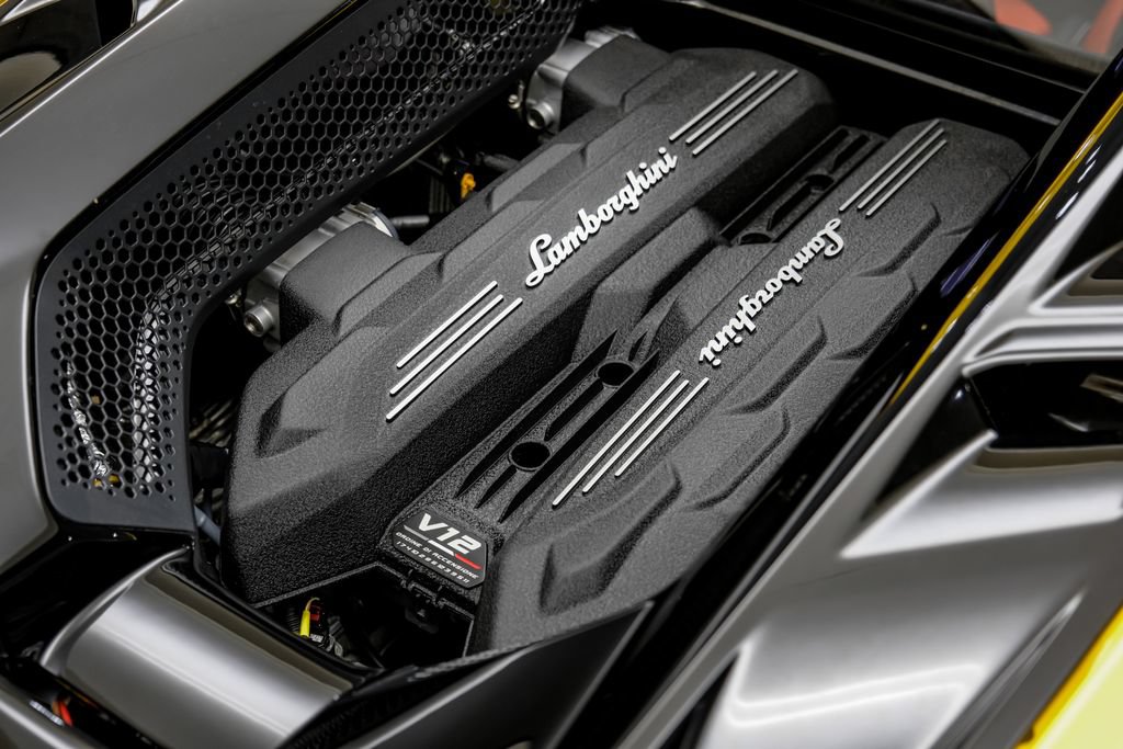 Used 2025 Lamborghini Revuelto AWD/4WD image 53