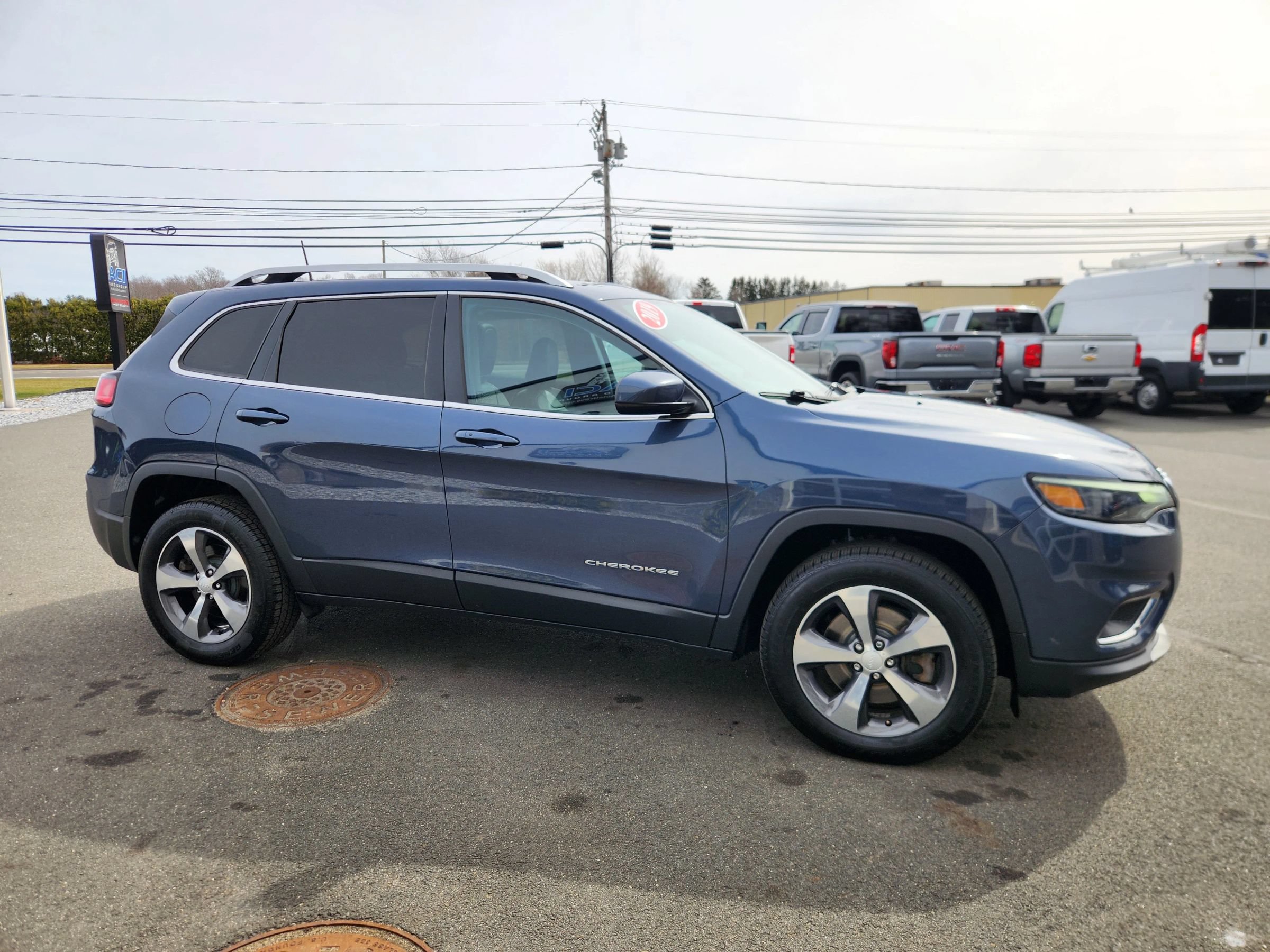 Used 2019 Jeep Cherokee Limited AWD/4WD image 21