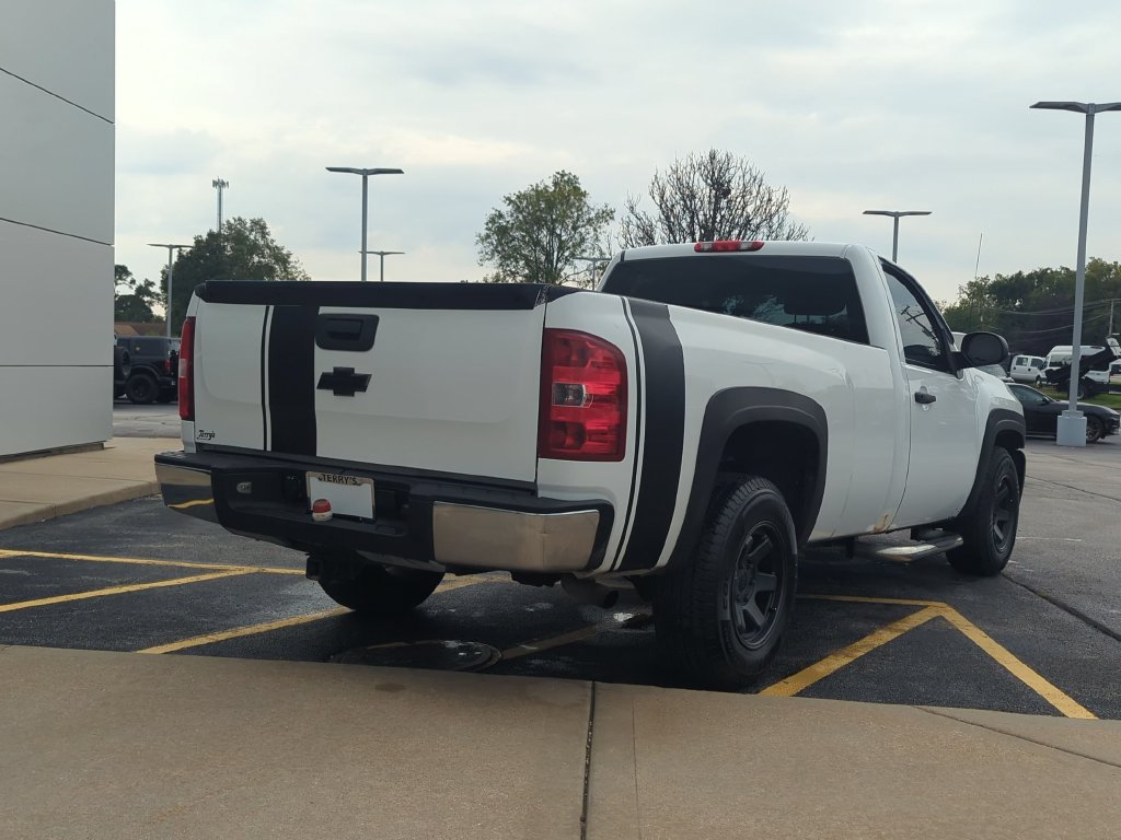 Used 2013 Chevrolet Silverado 1500 W/T RWD image 3