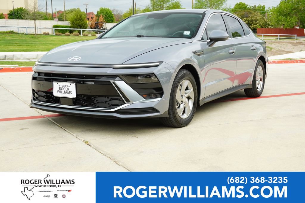Used 2025 Hyundai Sonata SE image 1