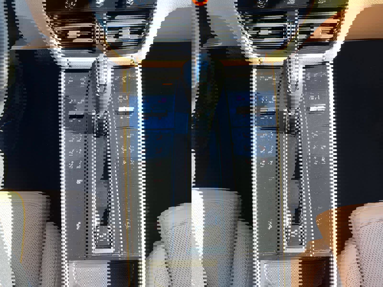 Used 2025 Porsche Macan image 26