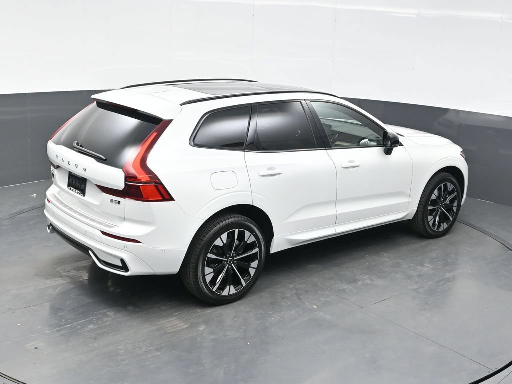 New 2026 Volvo XC60 B5 Plus w/ Protection Package Premier AWD/4WD image 36