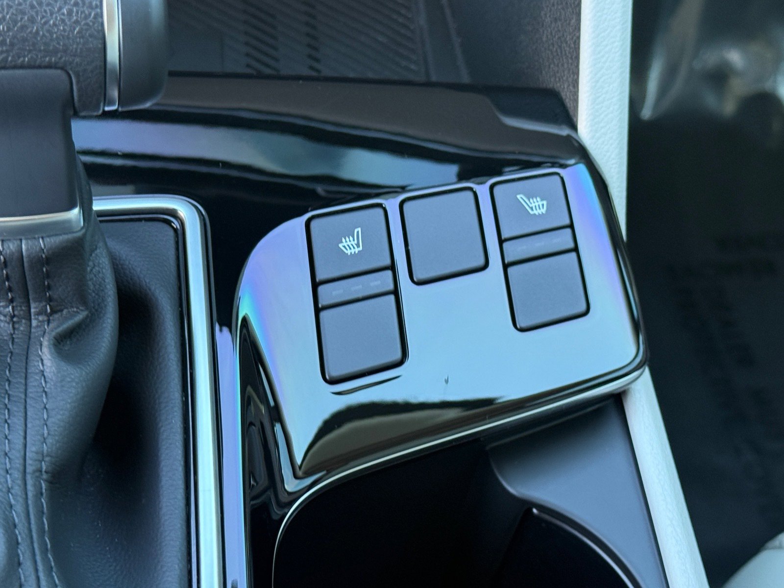 Used 2025 Kia Sportage EX image 24