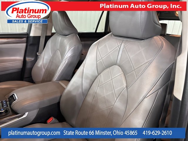 Used 2022 Toyota Highlander Platinum image 11