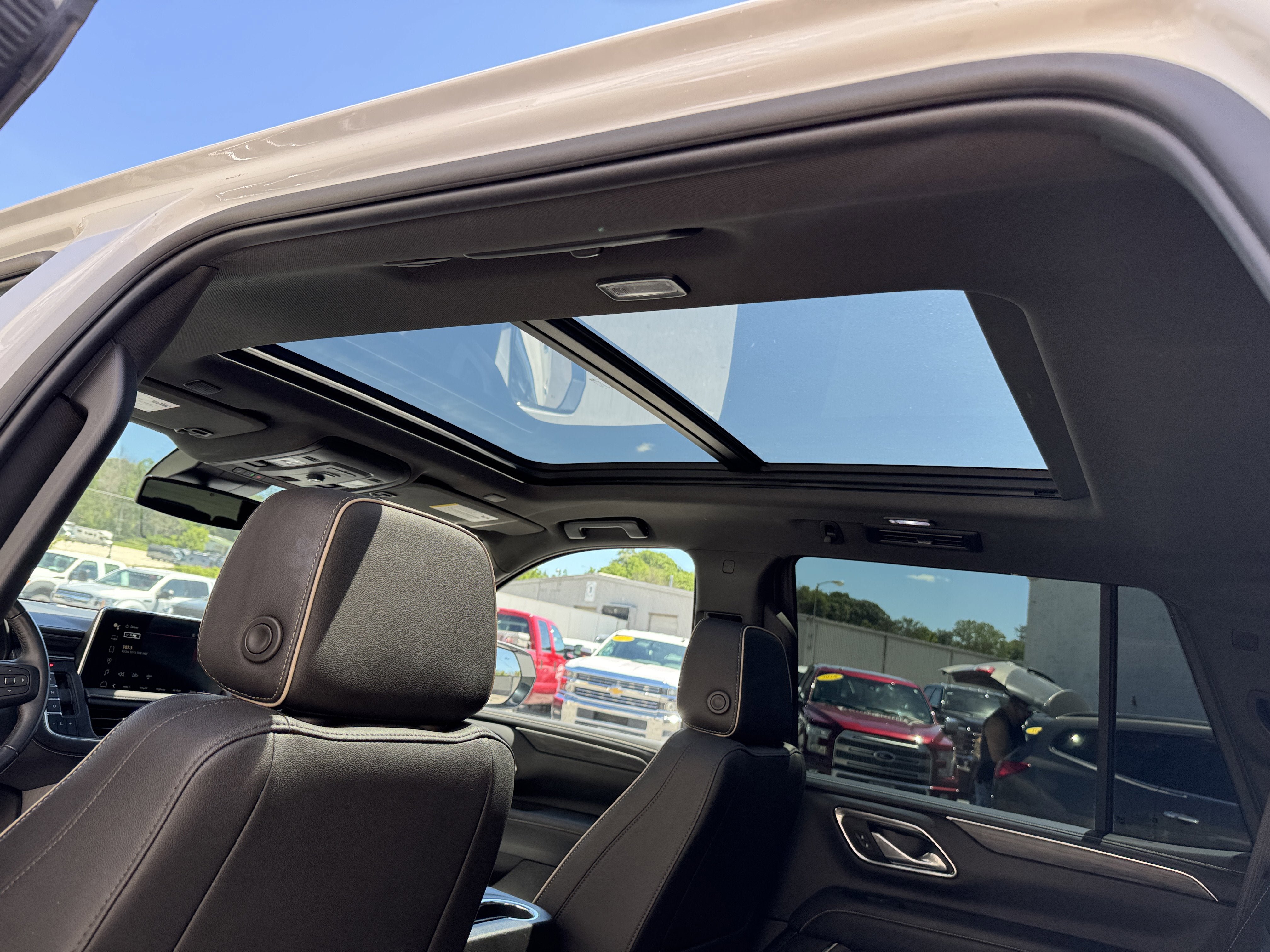 Used 2023 GMC Yukon SLT AWD/4WD image 23