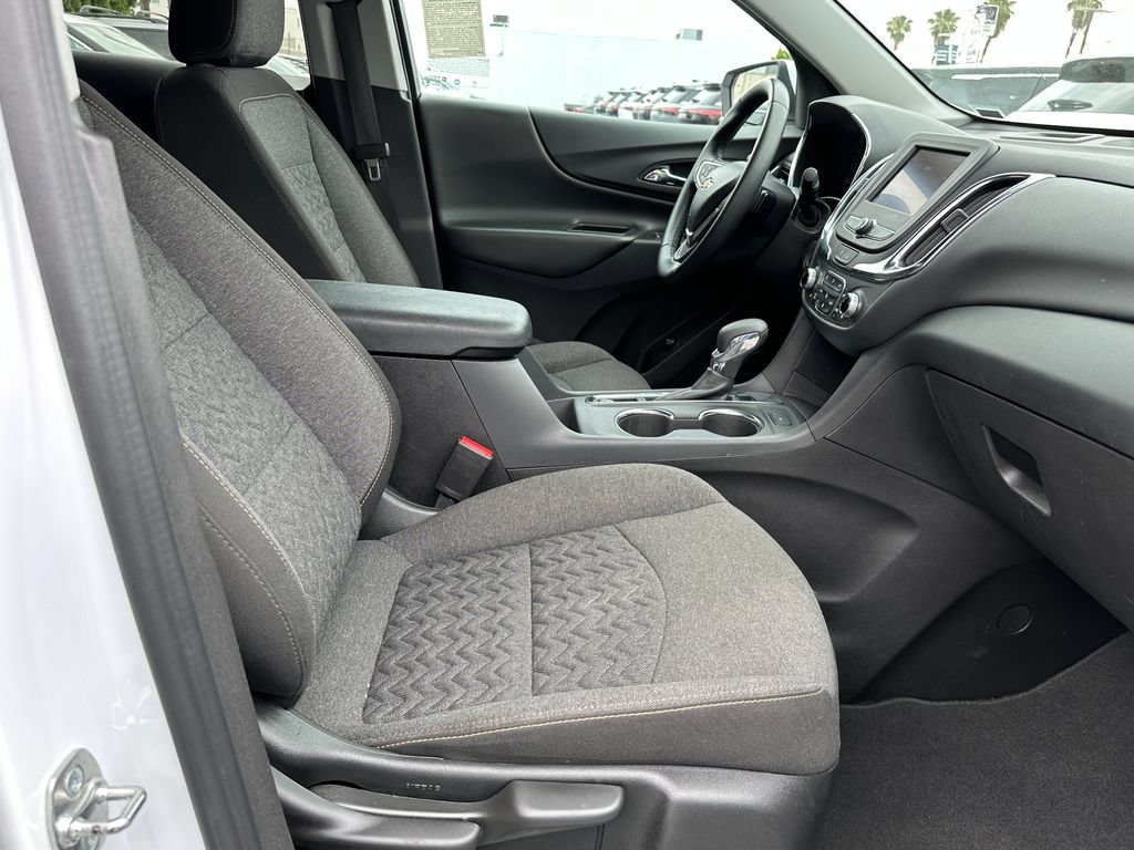 Used 2024 Chevrolet Equinox LT FWD image 16
