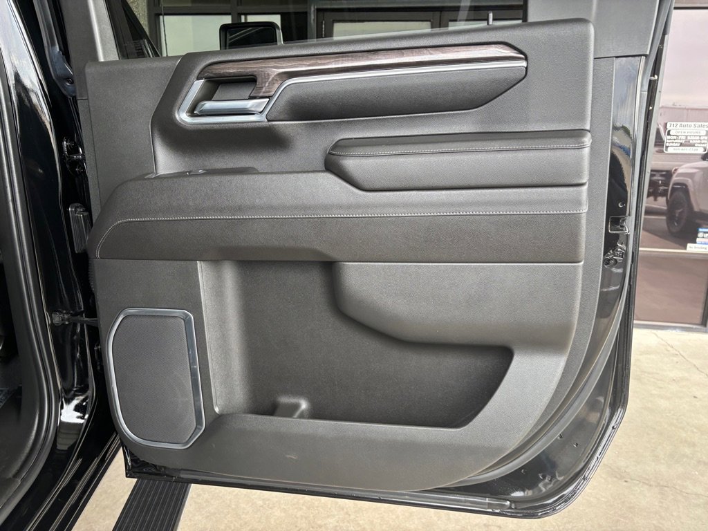 Used 2024 Chevrolet Silverado 2500 LTZ AWD/4WD image 37