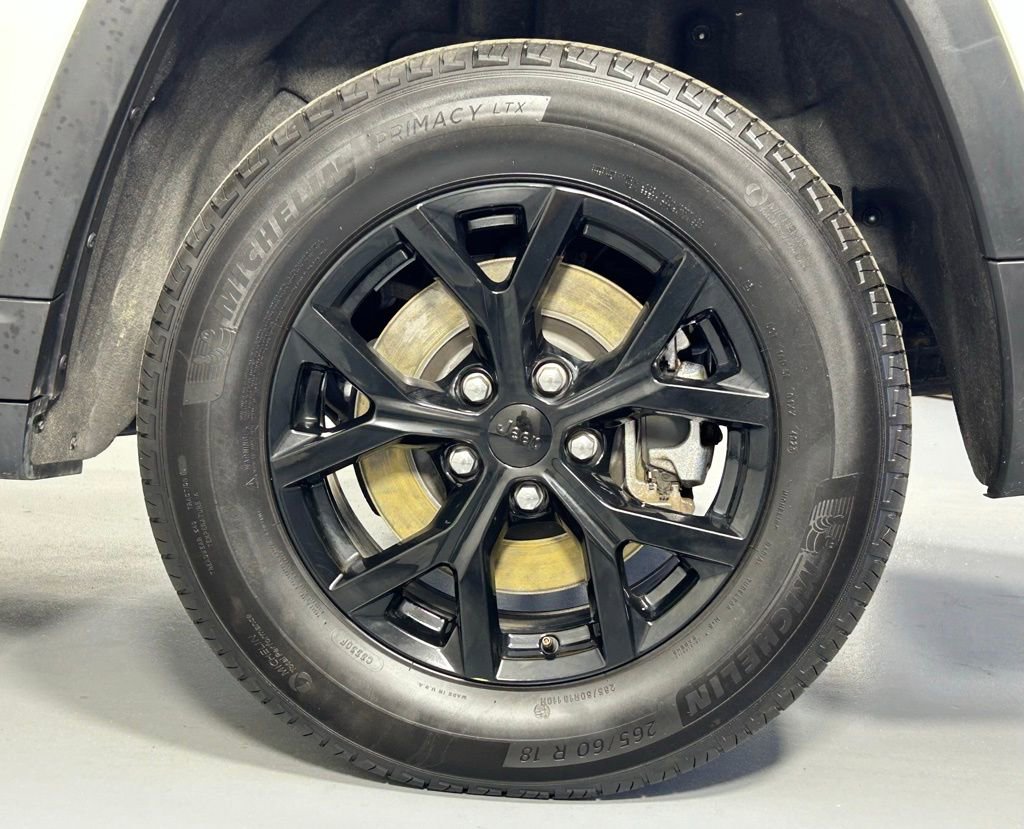 Used 2024 Jeep Grand Cherokee L Laredo image 37