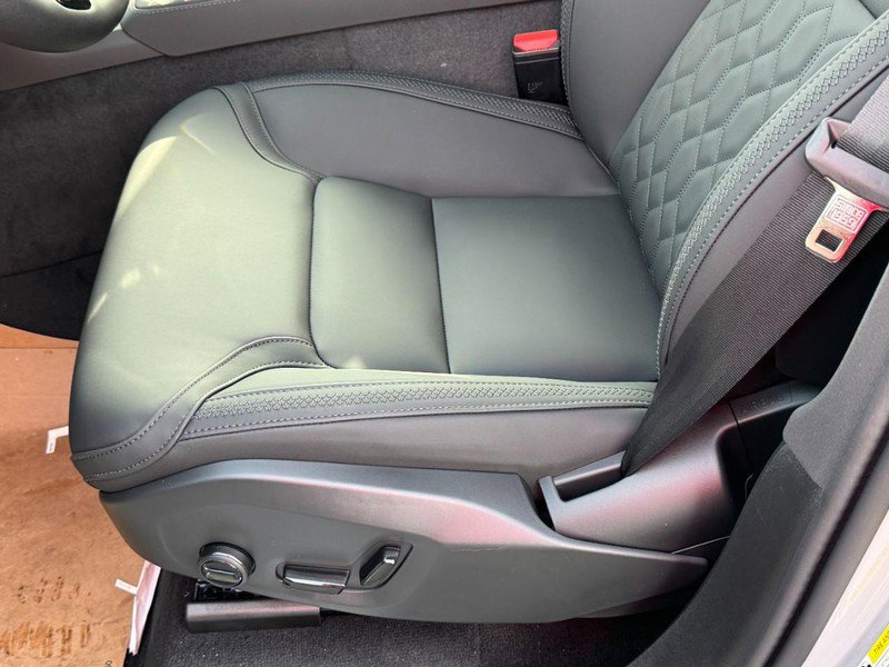 New 2026 Volvo XC90 T8 Plus w/ Protection Package Premier image 15