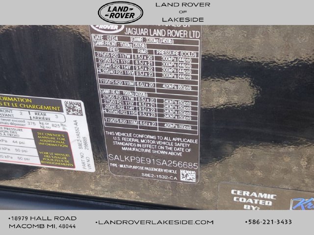 Certified 2025 Land Rover Range Rover SE AWD/4WD image 22