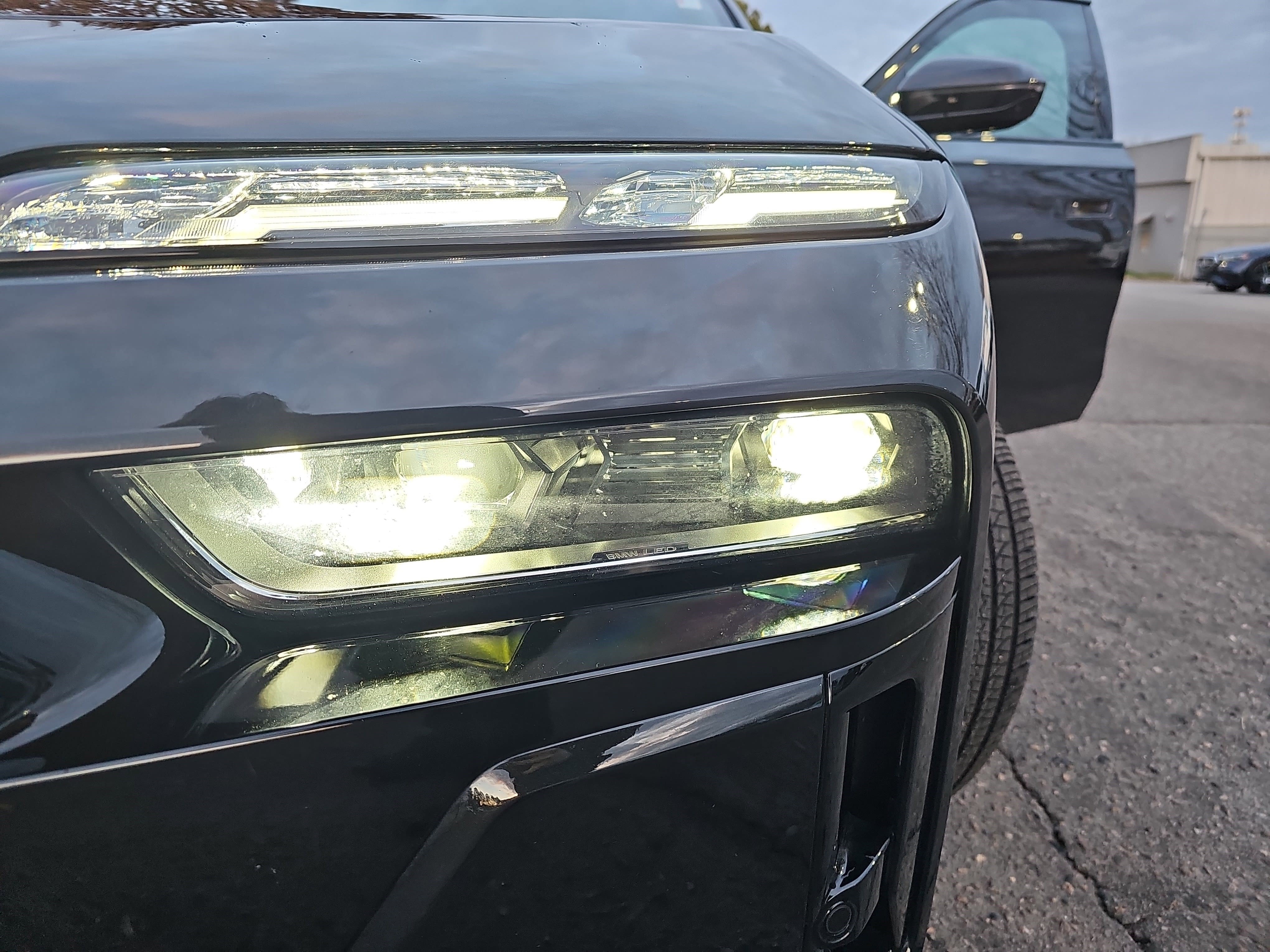 Certified 2023 BMW 740i w/ Executive Package image 34