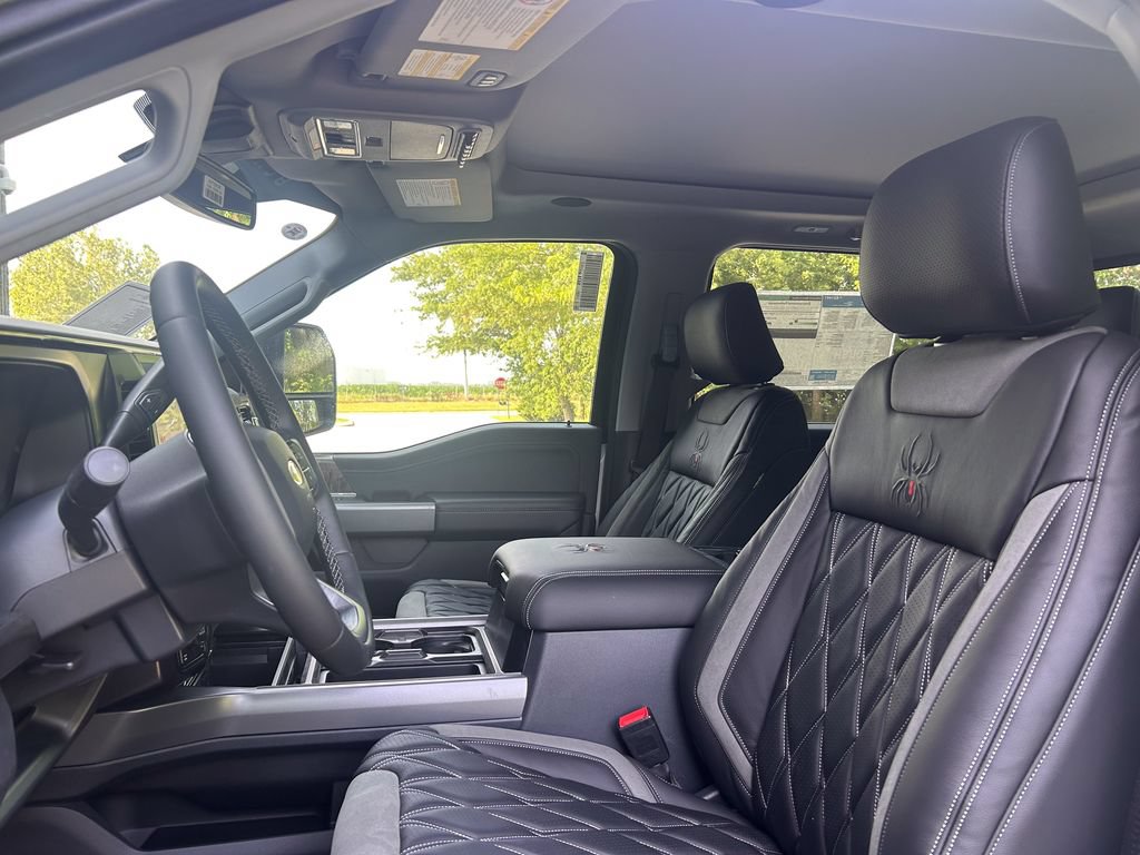 New 2026 Ford F250 Lariat w/ Black Appearance Package AWD/4WD image 12