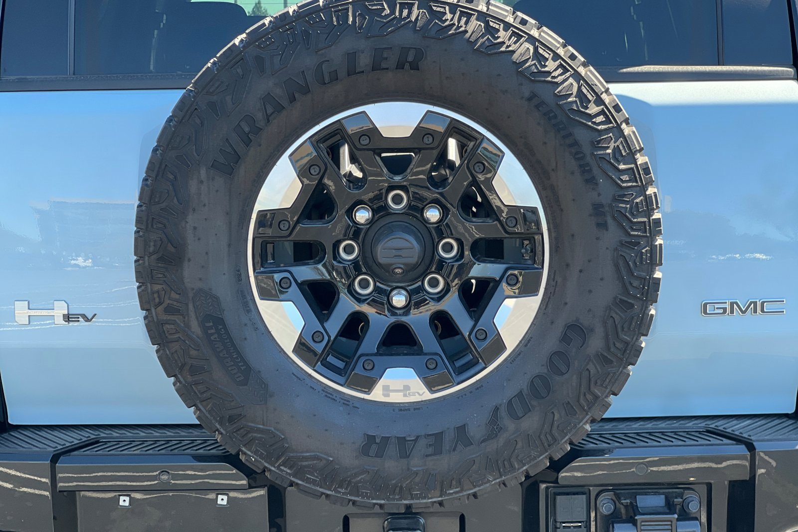 Used 2025 GMC Hummer EV 2X w/ Extreme Off-Road Package image 50