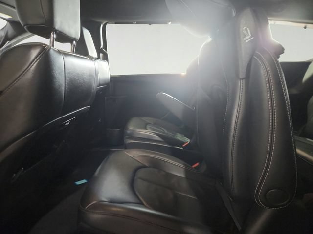Used 2021 Chrysler Pacifica Touring-L w/ S Appearance Package FWD image 19