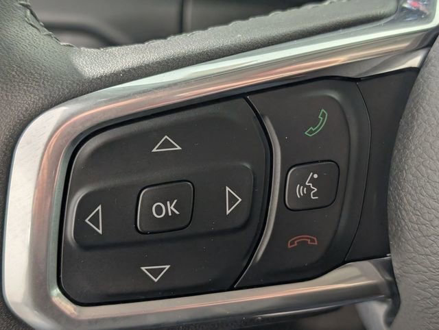 Used 2025 Jeep Wrangler Unlimited Sahara image 14