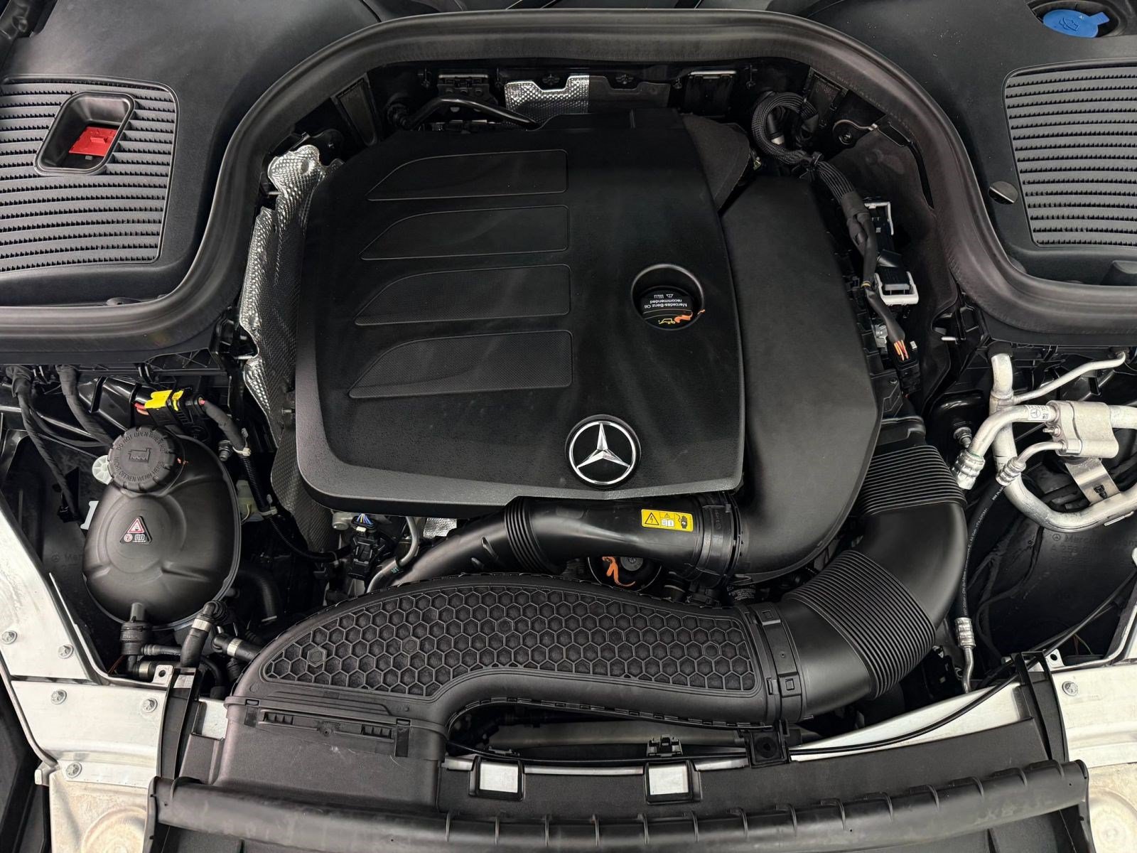 Used 2022 Mercedes-Benz GLC 300 image 31