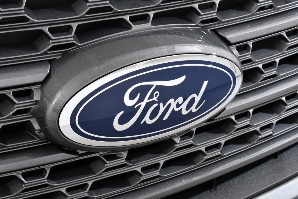 Used 2022 Ford Explorer XLT w/ Equipment Group 202A image 22