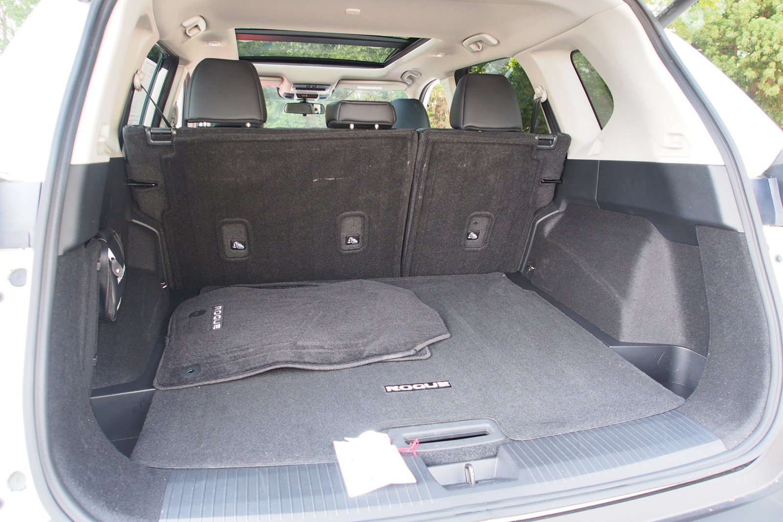 Used 2023 Nissan Rogue SV w/ SV Premium B Package FWD image 16