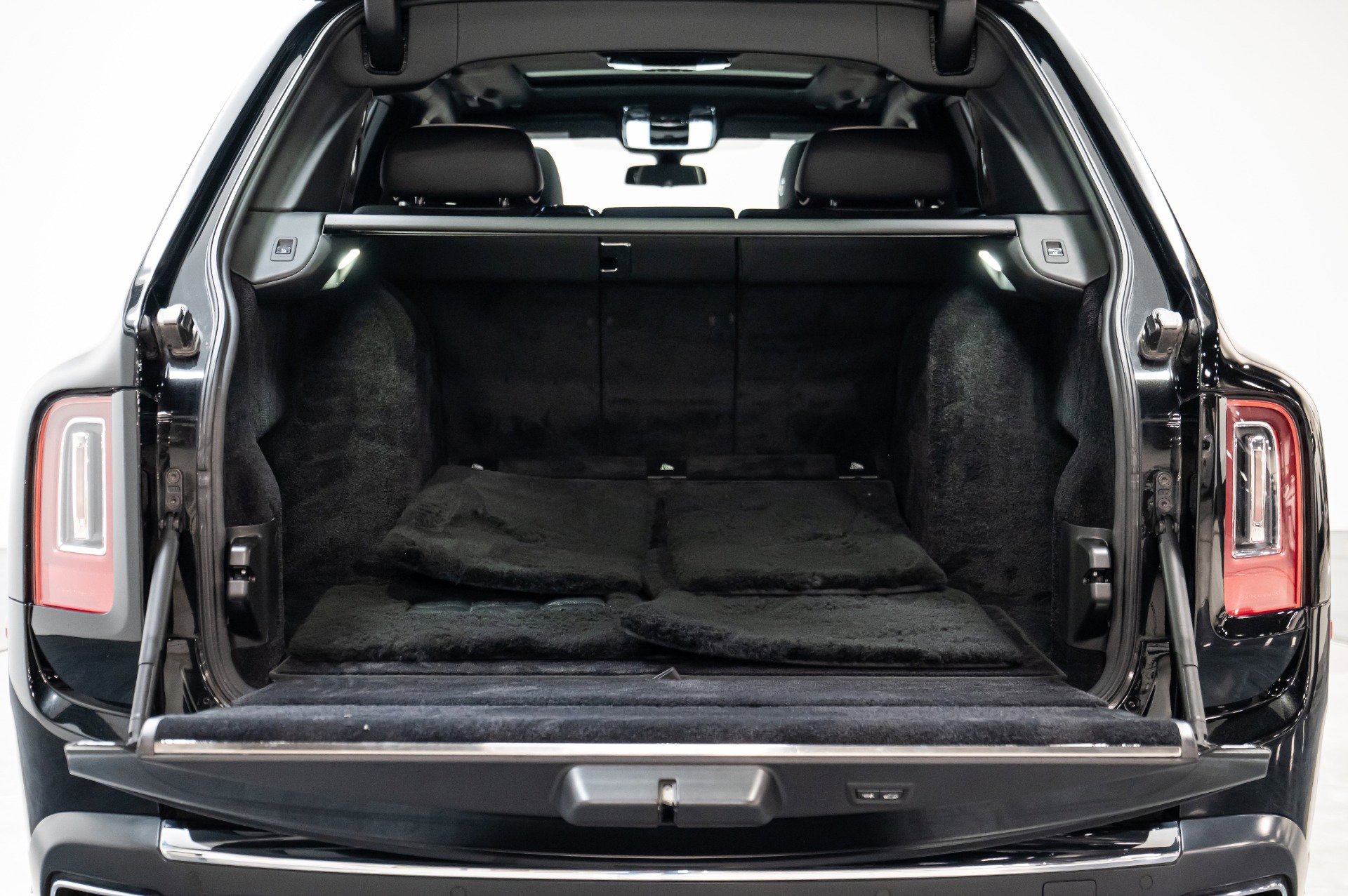 Used 2019 Rolls-Royce Cullinan image 62