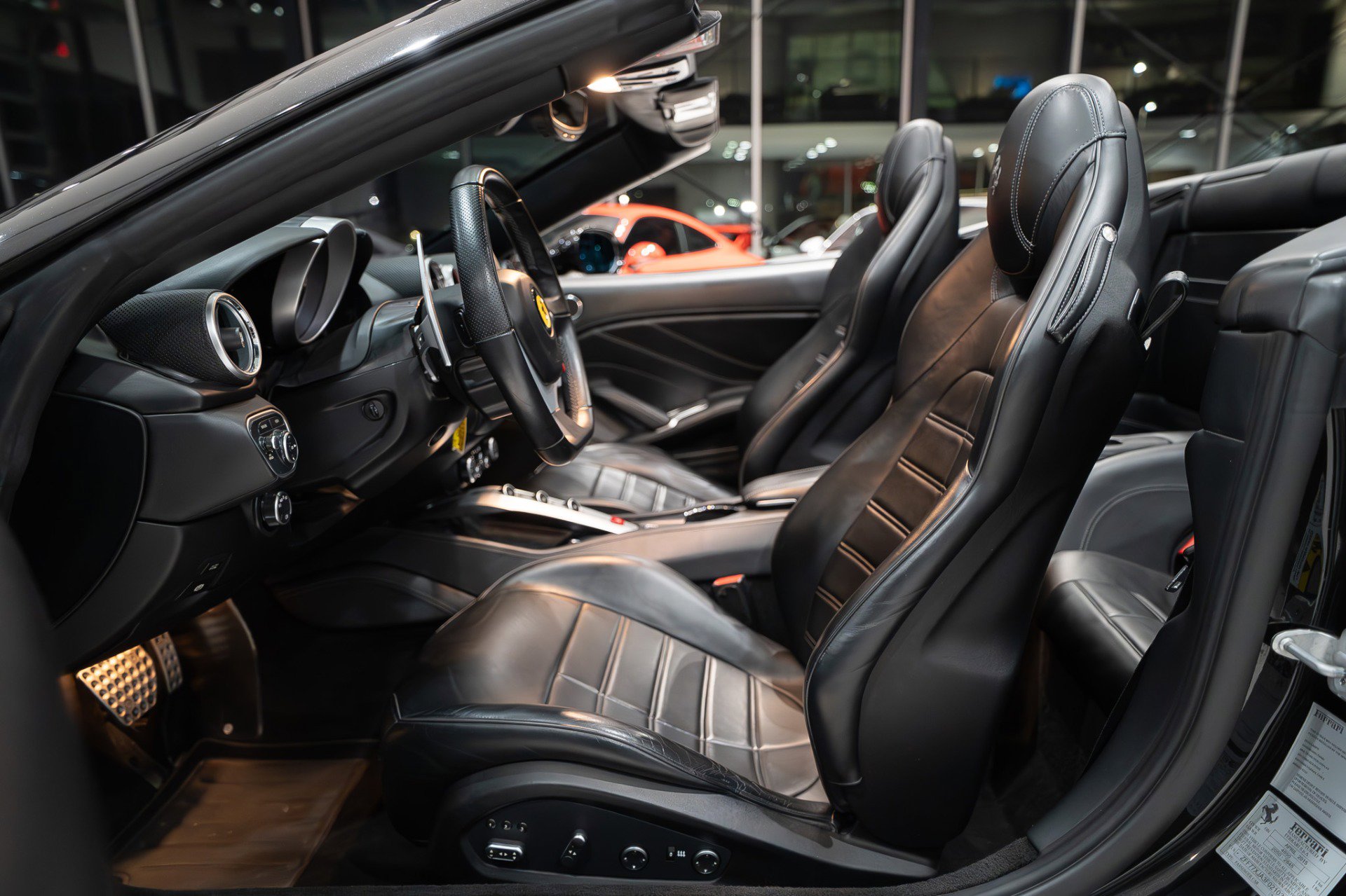 Used 2015 Ferrari California T image 8