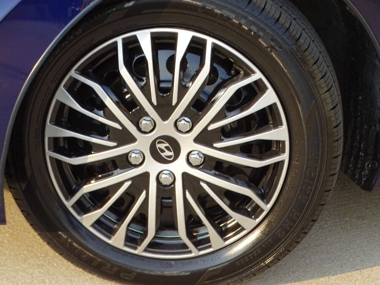 Used 2013 Hyundai Elantra GLS FWD image 24