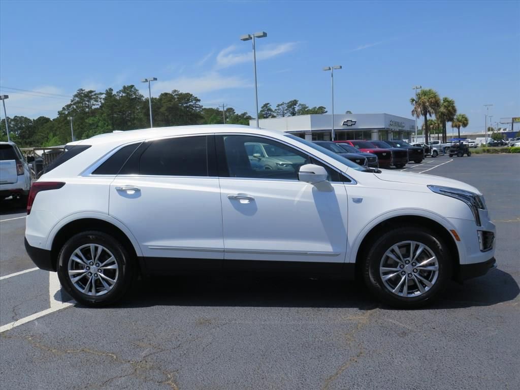 Used 2023 Cadillac XT5 Premium Luxury w/ Technology Package image 2
