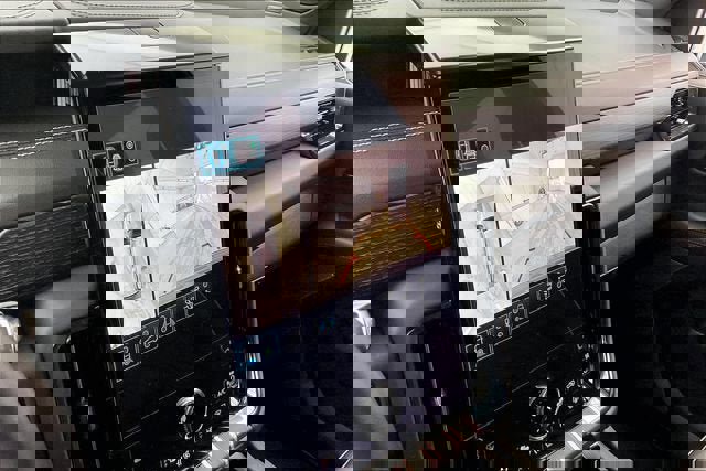 Certified 2025 GMC Yukon XL AT4 Ultimate image 28