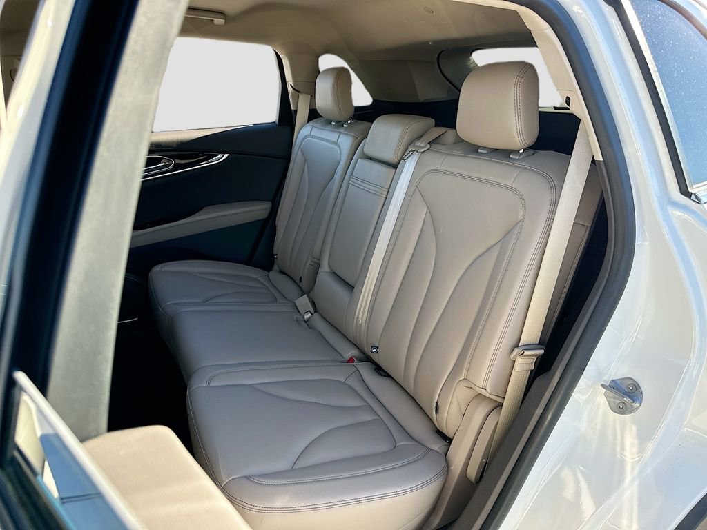 Used 2023 Lincoln Nautilus FWD w/ Premium Package image 24