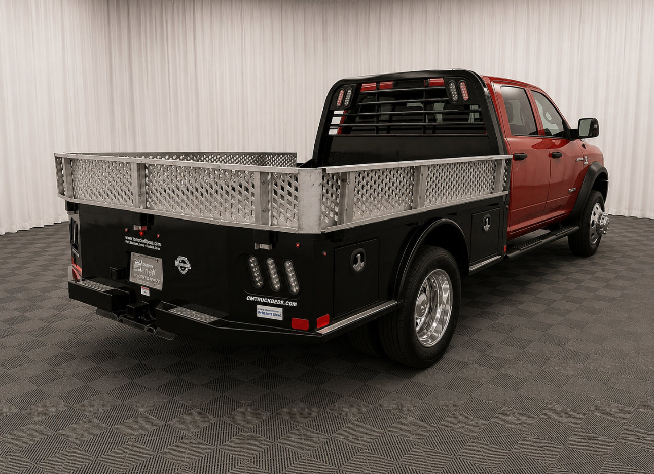 Used 2020 RAM 5500 Tradesman w/ Chrome Appearance Group AWD/4WD image 3