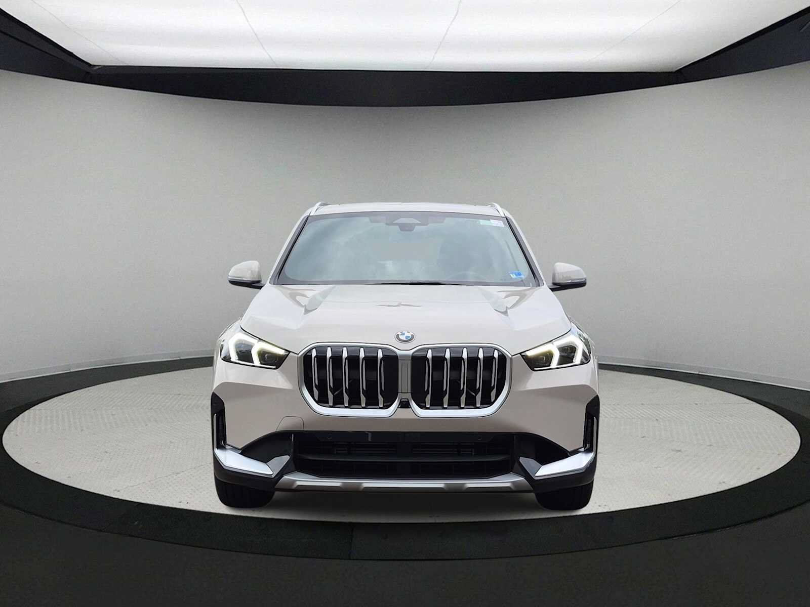 New 2026 BMW X1 xDrive28i w/ Technology Package AWD/4WD image 3