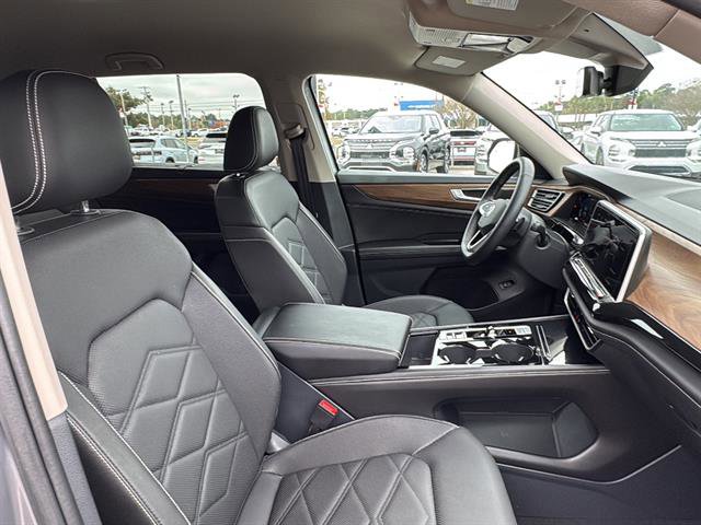 Certified 2025 Volkswagen Atlas SE image 9