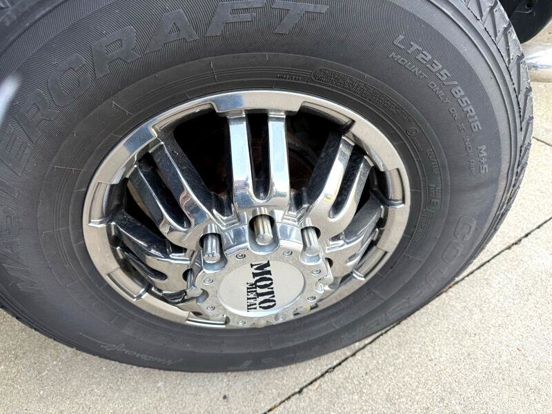 Used 2005 GMC Sierra 3500 SLT w/ Heavy-Duty Power Package image 8