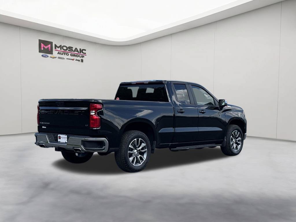 Used 2025 Chevrolet Silverado 1500 LT AWD/4WD image 7