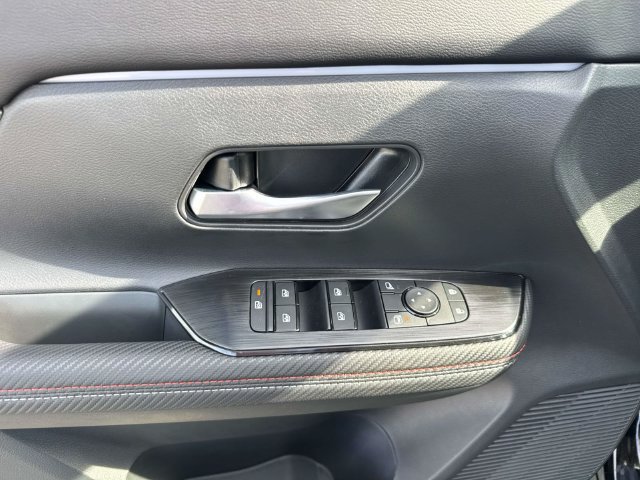 New 2027 Nissan Kicks SR FWD image 22