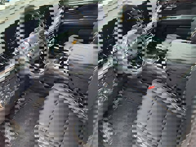 New 2025 Chevrolet Suburban Premier image 18