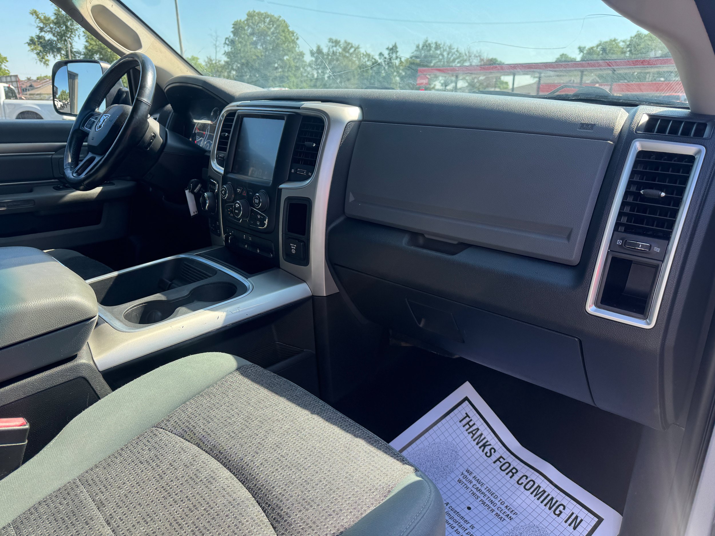 Used 2017 RAM 1500 Classic SLT AWD/4WD image 17