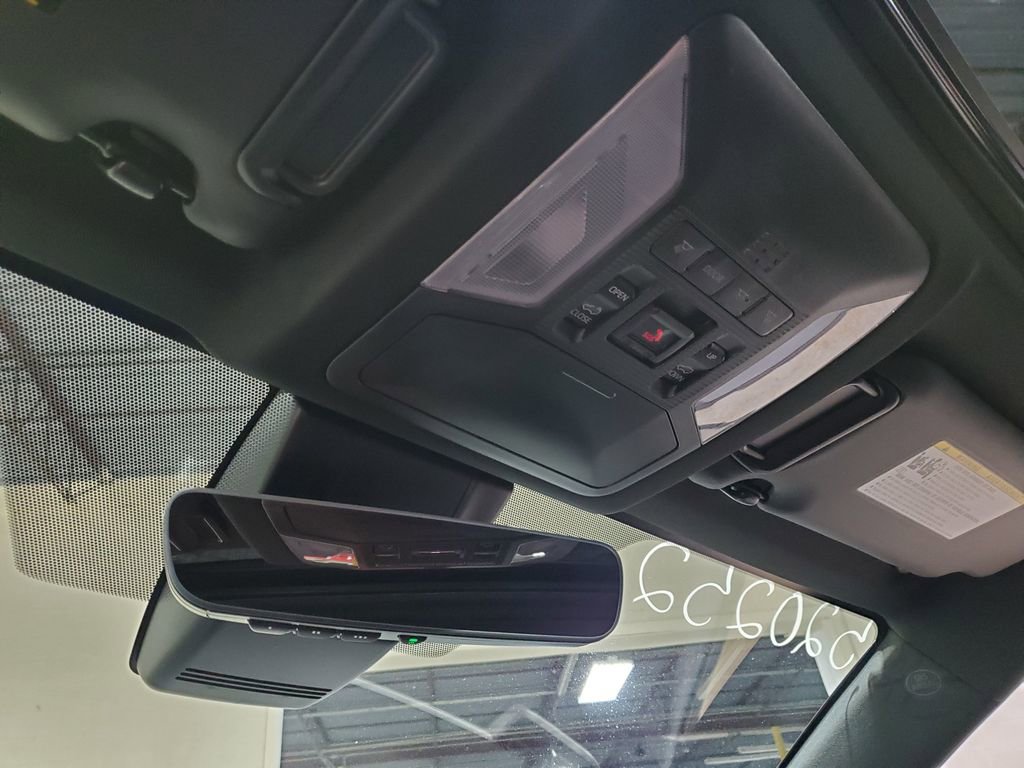 Used 2022 Toyota RAV4 XSE AWD/4WD image 35