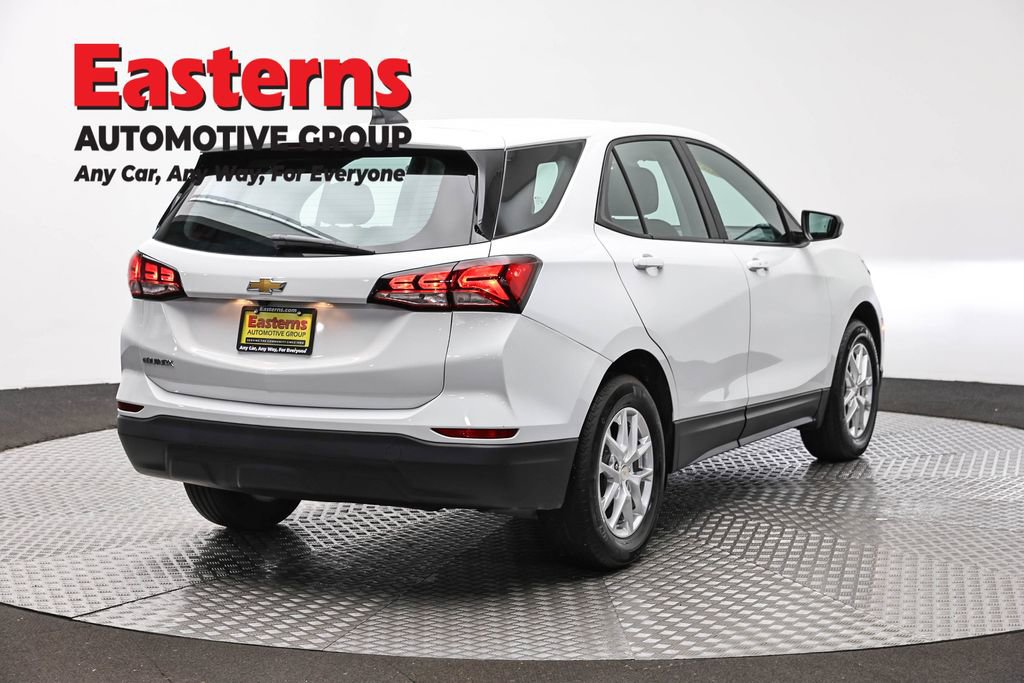 Used 2022 Chevrolet Equinox LS FWD image 5