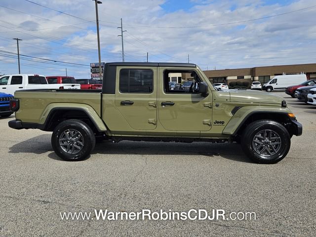 New 2025 Jeep Gladiator Sport image 13