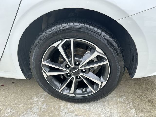 Used 2024 Kia Forte LXS FWD image 11