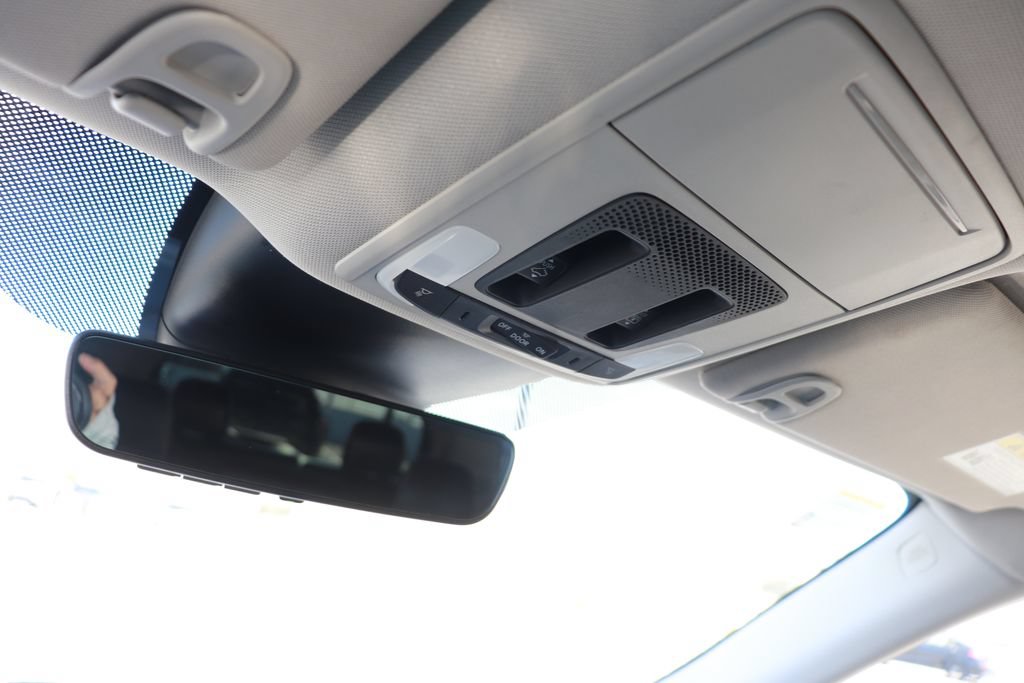 Used 2023 Honda Pilot Elite image 34