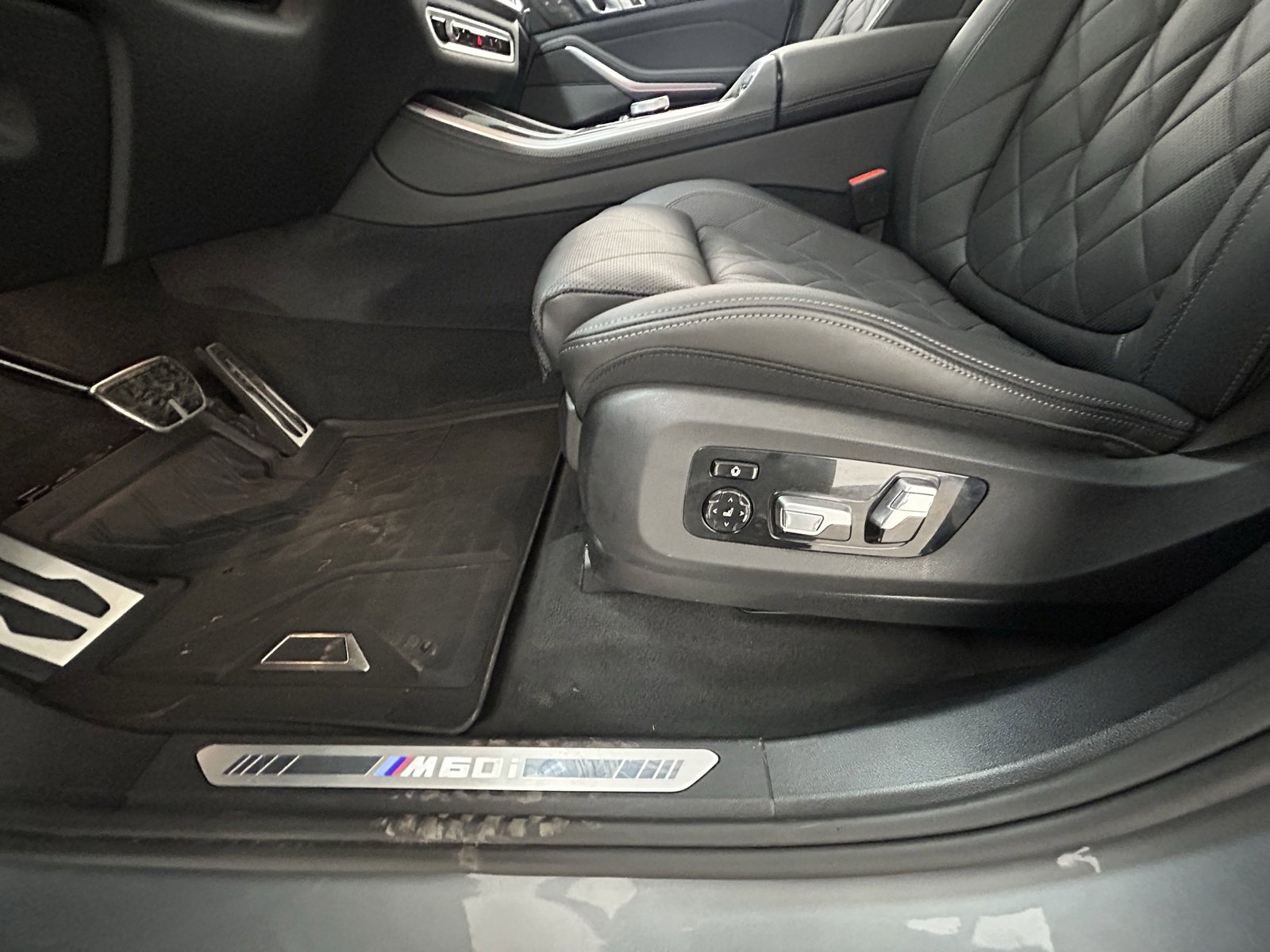 Used 2025 BMW X5 M60i image 30