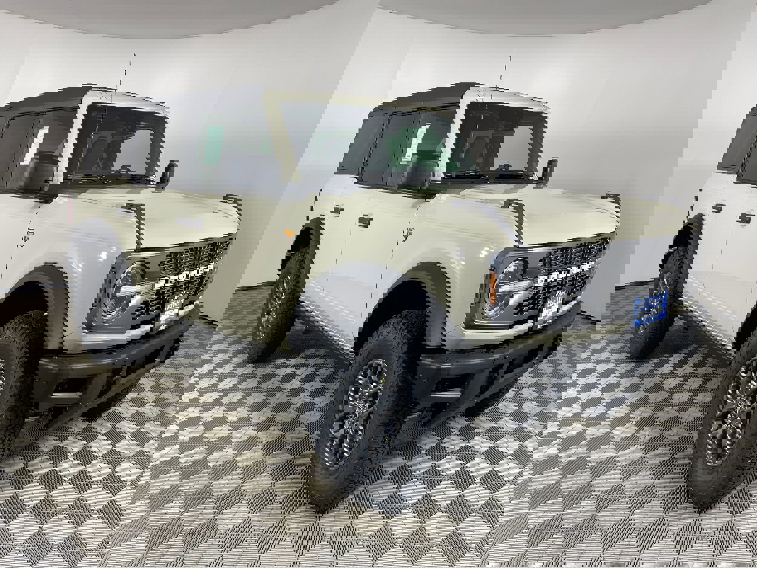 New 2025 Ford Bronco Badlands image 24